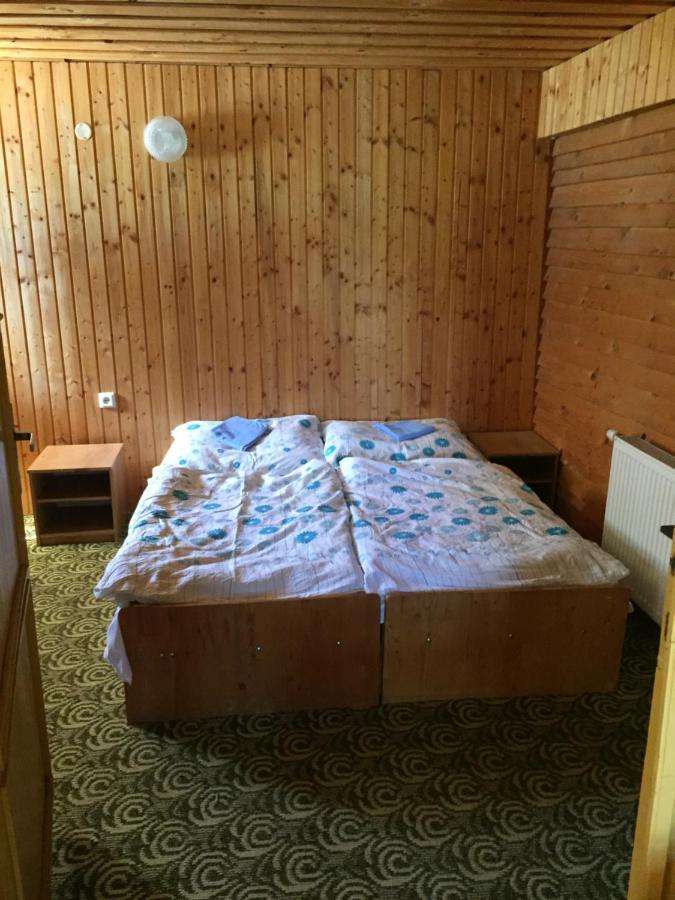 Chata Koniaren Villa Pavlovce Bagian luar foto