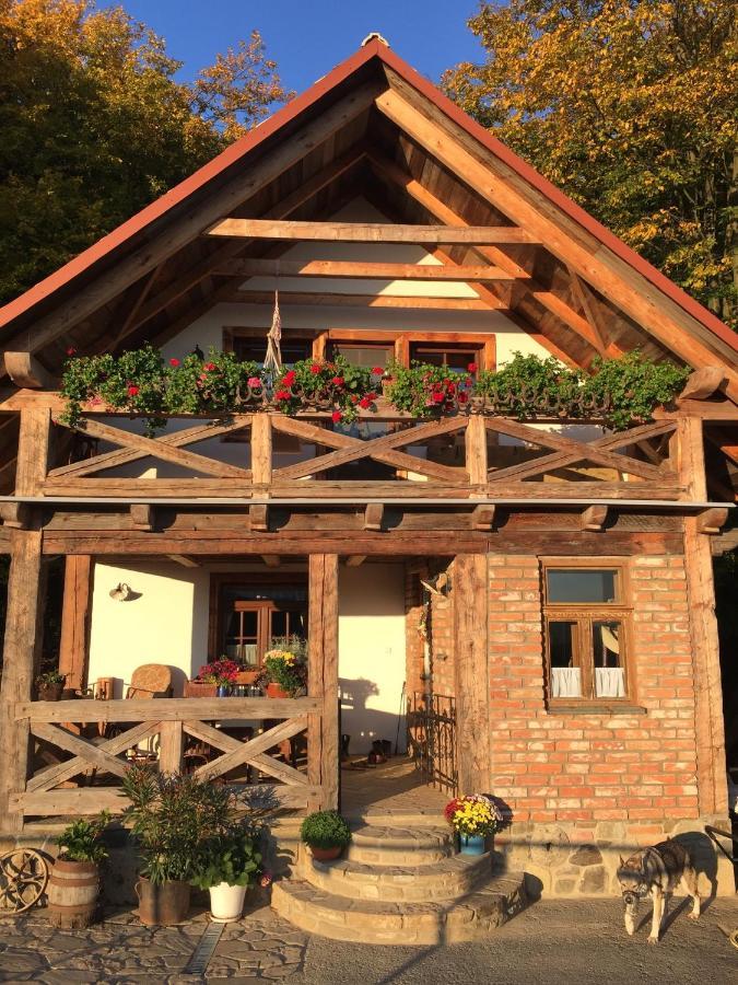 Chata Koniaren Villa Pavlovce Bagian luar foto